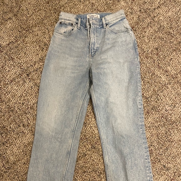 ABERCROMBIE AND FITCH THE 90’S ULTRA HIGH RISE JEANS - Picture 2 of 5